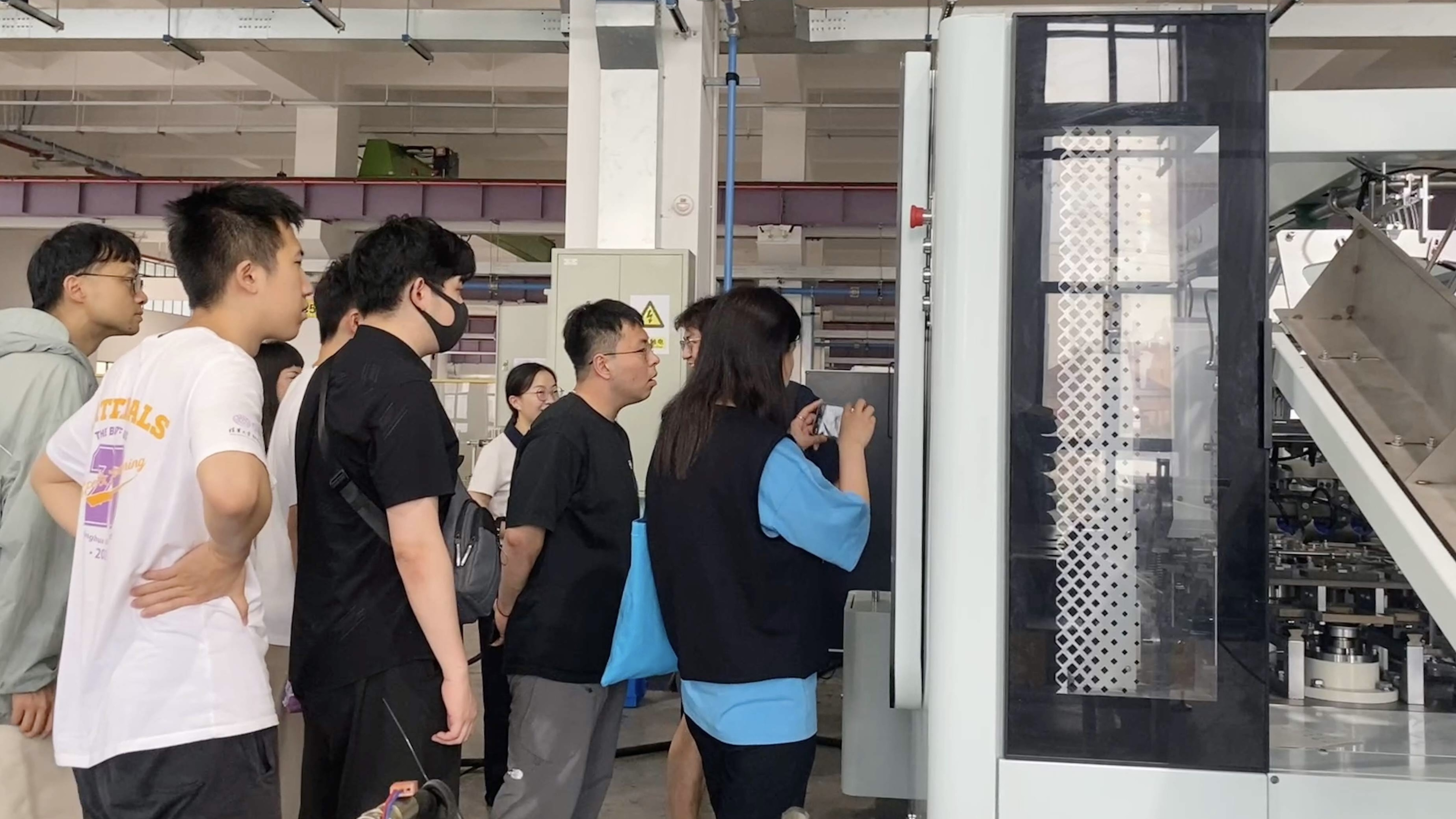 清華大學(xué)機(jī)械系博士團(tuán)隊(duì)到新發(fā)現(xiàn)參觀交流！